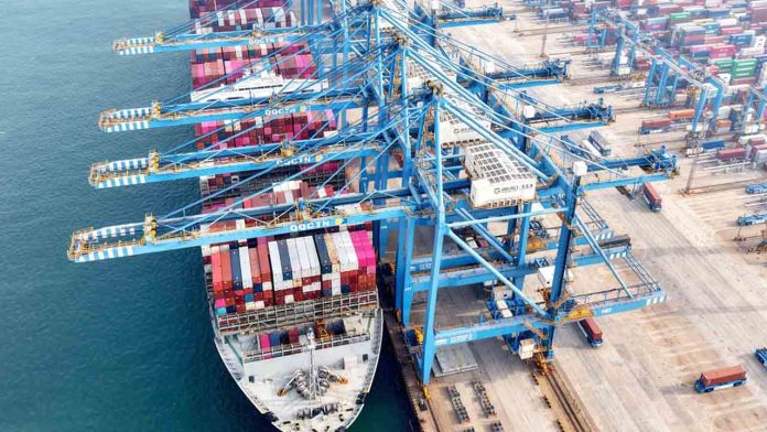 China aguanta el pulso de EEUU y sube sus aranceles hasta el 125%
