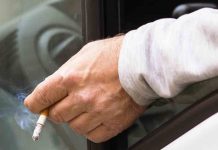 Sanidad prohibirá fumar en vehículos de trabajo, piscinas públicas y campus Sanidad prohibirá fumar en vehículos de trabajo, piscinas públicas y campus