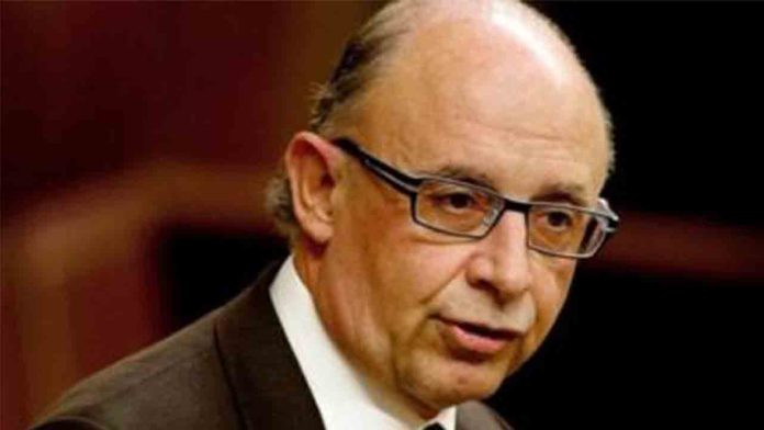 Cristóbal Montoro imputado por usar Hacienda para obtener beneficios