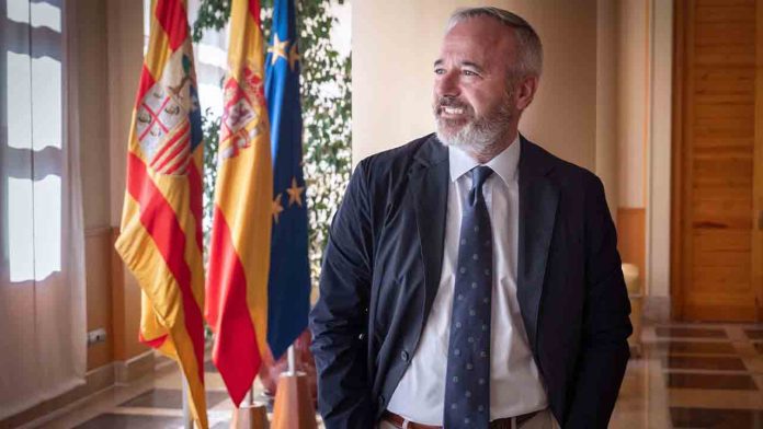 Críticas al presidente de Aragón por ausentarse por segunda vez en un temporal