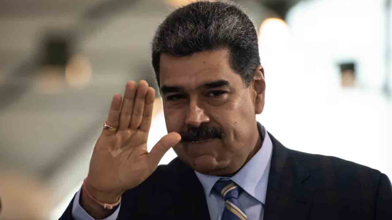 Maduro agradece a Petro el despliegue de 25.000 militares en la frontera con Colombia