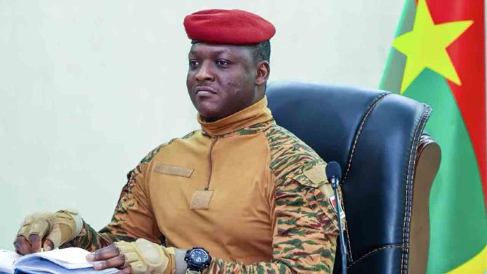 Burkina Faso condena con cinco años de cárcel la homosexualidad