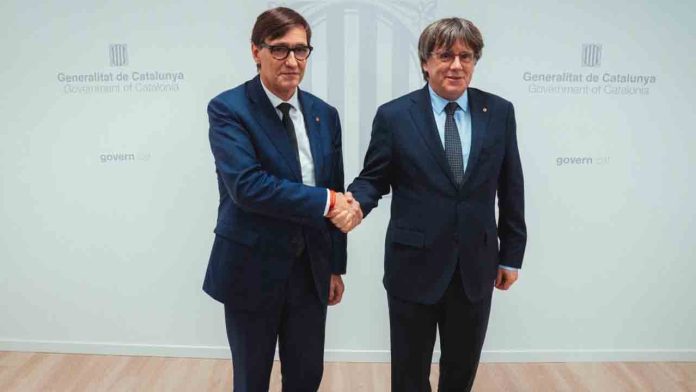 La reunión entre Illa y Puigdemont no desvela ningún tipo de acuerdo La reunión entre Illa y Puigdemont no desvela ningún tipo de acuerdo