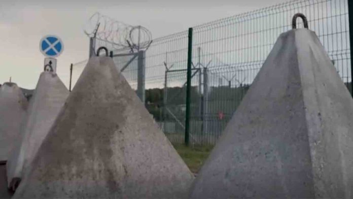 Lituania instala dientes de dragón antitanque en su frontera con Rusia