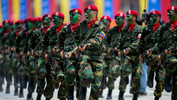 Venezuela despliega 25.000 militares en la frontera con Colombia y costas caribeñas Venezuela despliega 25.000 militares en la frontera con Colombia y costas caribeñas