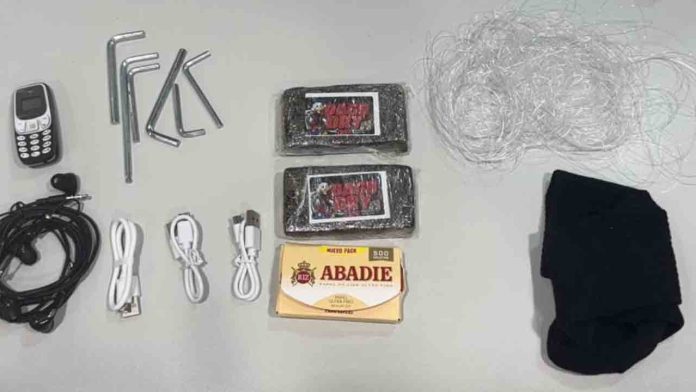 Detenido un hombre por introducir drogas y móviles con dron en Brians 1