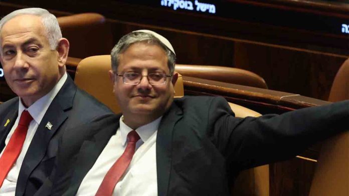 Un ministro de Netanyahu abuchea y ridiculiza a los miembros de la Flotilla