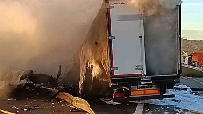 Grave accidente en la AP-7 a la altura de L’Aldea un muerto y un herido grave