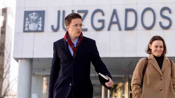 El juez suspende la entrega del acta de apertura de juicio a Errejón El juez suspende la entrega del acta de apertura de juicio a Errejón