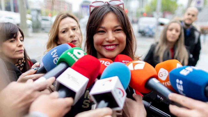 Elisa Mouliaá se retira de la denuncia contra Errejón