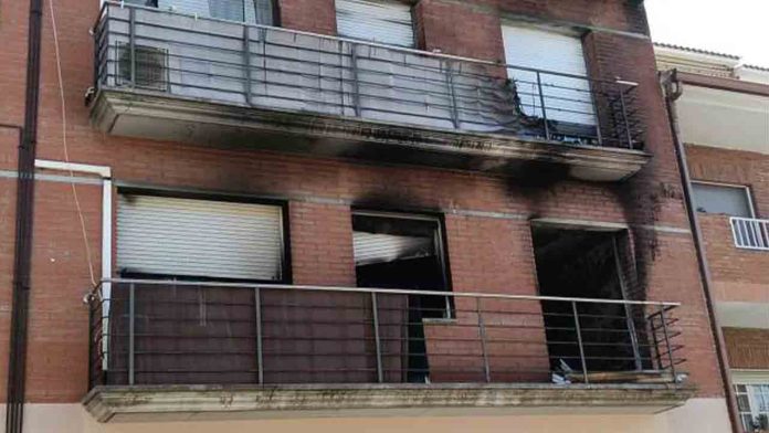 Detenido por incendiar la vivienda de su expareja con ella y su hija dentro