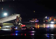 Dos muertos y varios heridos en la colisión de un avión y un camión en el aeropuerto LaGuardia Dos muertos y varios heridos en la colisión de un avión y un camión en el aeropuerto LaGuardia