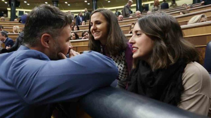 Irene Montero se muestra abierta a explorar un tándem político con Gabriel Rufián Irene Montero se muestra abierta a explorar un tándem político con Gabriel Rufián