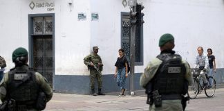 13 víctimas mortales en un atentado en la Panamericana de Colombia 13 víctimas mortales en un atentado en la Panamericana de Colombia