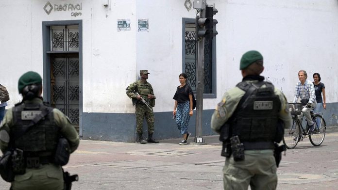 13 víctimas mortales en un atentado en la Panamericana de Colombia