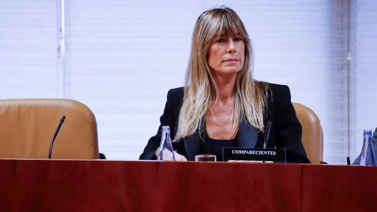 La defensa de Begoña Gómez invoca casos de anteriores gobiernos para justificar a su equipo La defensa de Begoña Gómez invoca casos de anteriores gobiernos para justificar a su equipo