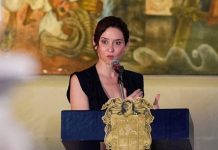 Ayuso se hace la víctima, pero rechazó la protección de México Ayuso se hace la víctima, pero rechazó la protección de México