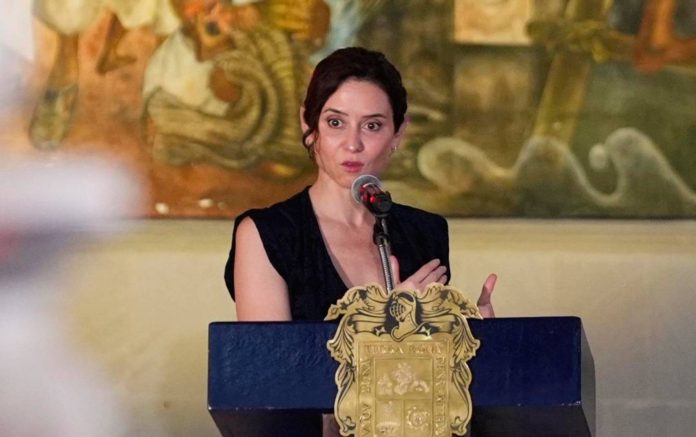 Ayuso se hace la víctima, pero rechazó la protección de México