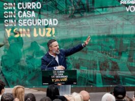 La Junta Electoral bloquea una protesta ligada a Vox al verla como campaña disfrazada La Junta Electoral bloquea una protesta ligada a Vox al verla como campaña disfrazada