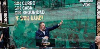 La Junta Electoral bloquea una protesta ligada a Vox al verla como campaña disfrazada La Junta Electoral bloquea una protesta ligada a Vox al verla como campaña disfrazada