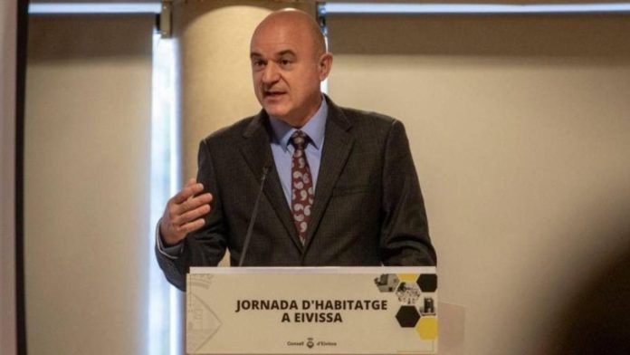 La justicia procesa al presidente del Consell de Ibiza por prevaricación y tráfico de influencias La justicia procesa al presidente del Consell de Ibiza por prevaricación y tráfico de influencias