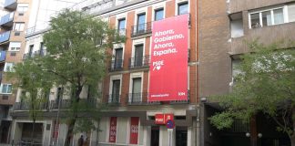Registro en la sede del PSOE por una posible financiación irregular Registro en la sede del PSOE por una posible financiación irregular