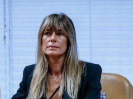 El juez Peinado abre juicio oral contra Begoña Gómez y le impone medidas cautelares El juez Peinado abre juicio oral contra Begoña Gómez y le impone medidas cautelares