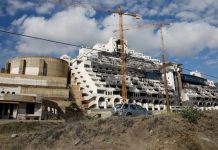 El Ayuntamiento de Carboneras tiene 20 días para anular la licencia de El Algarrobico El Ayuntamiento de Carboneras tiene 20 días para anular la licencia de El Algarrobico