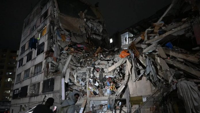 España busca a 80 ciudadanos desaparecidos tras los devastadores terremotos en Venezuela