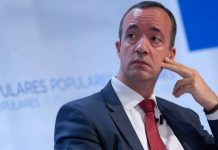 Otro detenido en la operación contra Alcasec, que amplía la conexiones a un ex alto cargo del PP Otro detenido en la operación contra Alcasec, que amplía la conexiones a un ex alto cargo del PP