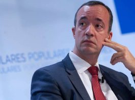 Otro detenido en la operación contra Alcasec, que amplía la conexiones a un ex alto cargo del PP Otro detenido en la operación contra Alcasec, que amplía la conexiones a un ex alto cargo del PP