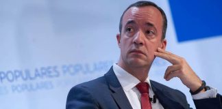 Otro detenido en la operación contra Alcasec, que amplía la conexiones a un ex alto cargo del PP Otro detenido en la operación contra Alcasec, que amplía la conexiones a un ex alto cargo del PP