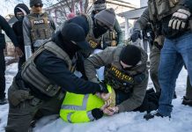 Golpe judicial a Trump: prohibidos los arrestos del ICE en las cortes de inmigración de EE.UU. Golpe judicial a Trump prohibidos los arrestos del ICE en las cortes de inmigración de EE.UU.