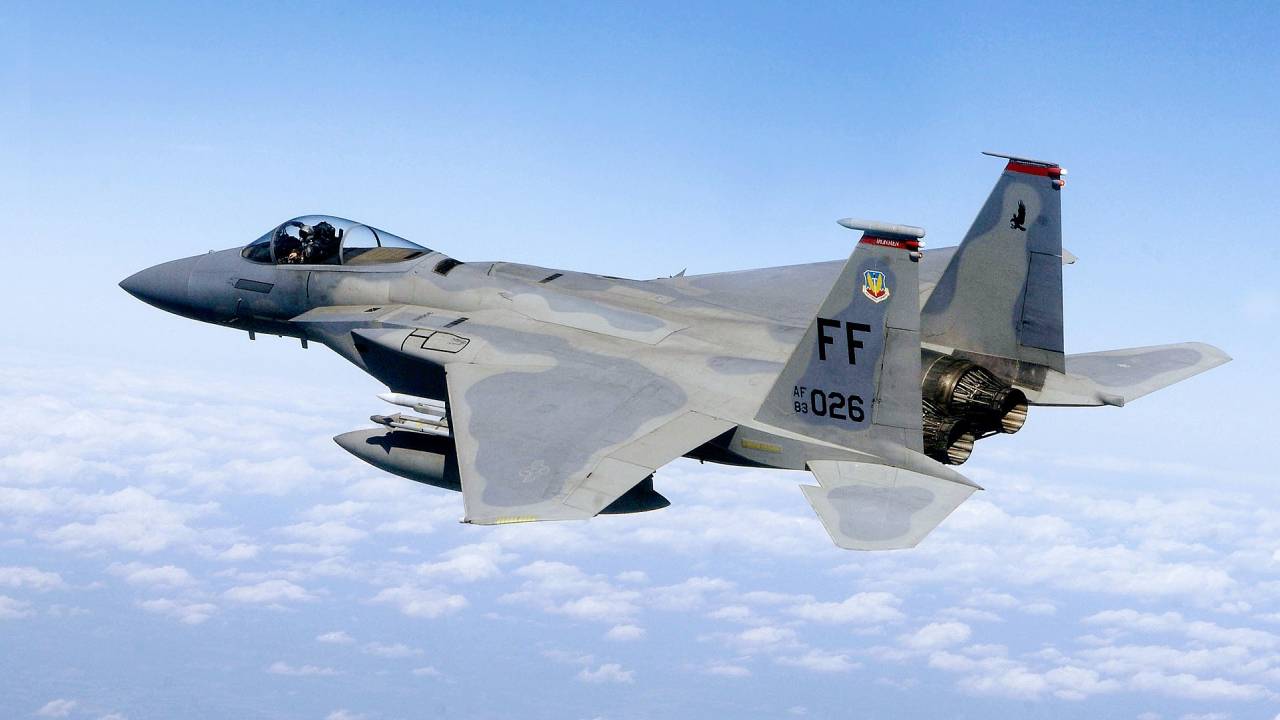 Irán acusa a Estados Unidos de violar el alto el fuego y de respaldar a Israel 1 Israel bombardea un complejo petroquímico en Irán en plena escalada militar