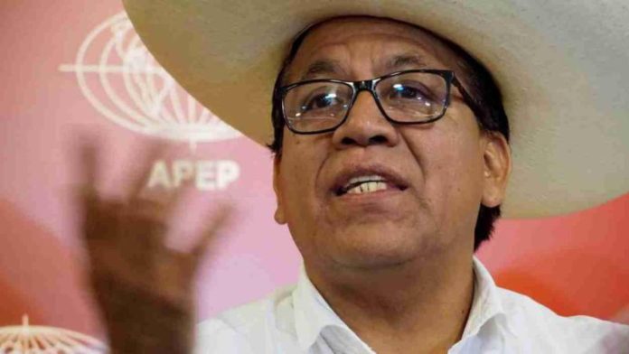 Roberto Sánchez se impone a Fujimori en las presidenciales de Perú