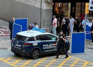Un tiroteo mortal en la calle Balmes de Barcelona activa un dispositivo policial de búsqueda Un tiroteo mortal en la calle Balmes de Barcelona activa un dispositivo policial de búsqueda