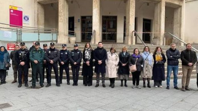 Antequera se moviliza contra la violencia machista tras el asesinato de María Antequera se moviliza contra la violencia machista tras el asesinato de María