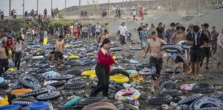 Hallan tres nuevos cadáveres de inmigrantes en Ceuta durante la madrugada Hallan tres nuevos cadáveres de inmigrantes en Ceuta durante la madrugada