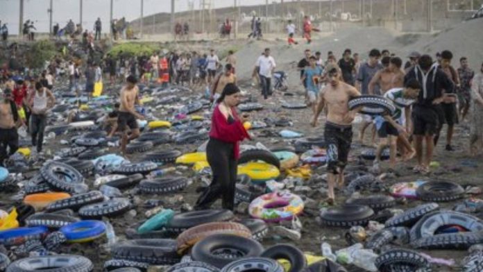 Hallan tres nuevos cadáveres de inmigrantes en Ceuta durante la madrugada Hallan tres nuevos cadáveres de inmigrantes en Ceuta durante la madrugada