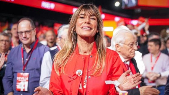 La Audiencia mantiene el juicio con jurado a Begoña Gómez y ordena la devolución de su pasaporte