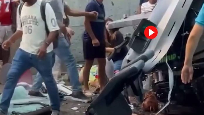 Más de 45 heridos tras el impacto de un autocar contra la Diputación de Lleida Más de 45 heridos tras el impacto de un autocar contra la Diputación de Lleida