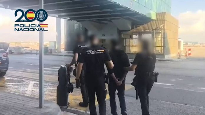 Detenido en El Prat con más de 31 kg de cocaína en dos maletas