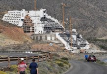 La Fiscalía investiga a siete concejales por el caso El Algarrobico