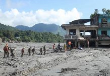 Nepal localiza a dos españoles desaparecidos tras las riadas Nepal localiza a dos españoles desaparecidos tras las riadas