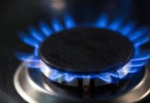 El Gobierno limita al 15% la subida del gas y fija el butano en 19,55 euros El Gobierno limita al 15% la subida del gas y fija el butano en 19,55 euros