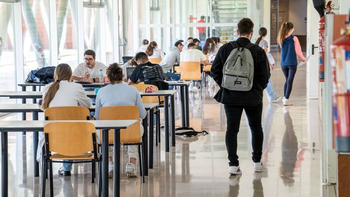 España obtiene sus peores resultados históricos en PISA 2025 España obtiene sus peores resultados históricos en PISA 2025