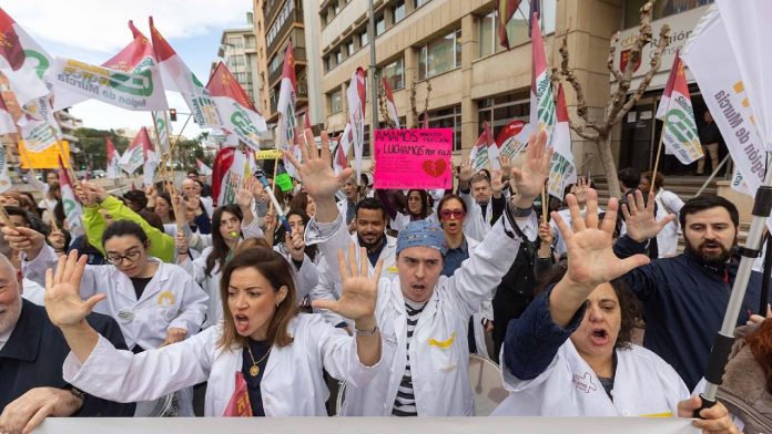 Los médicos amenazan con nuevas huelgas por el Estatuto Marco Los médicos amenazan con nuevas huelgas por el Estatuto Marco
