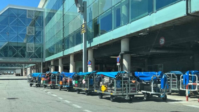 CGT desconvoca la huelga de Groundforce en El Prat, pero mantiene las protestas CGT desconvoca la huelga de Groundforce en El Prat, pero mantiene las protestas
